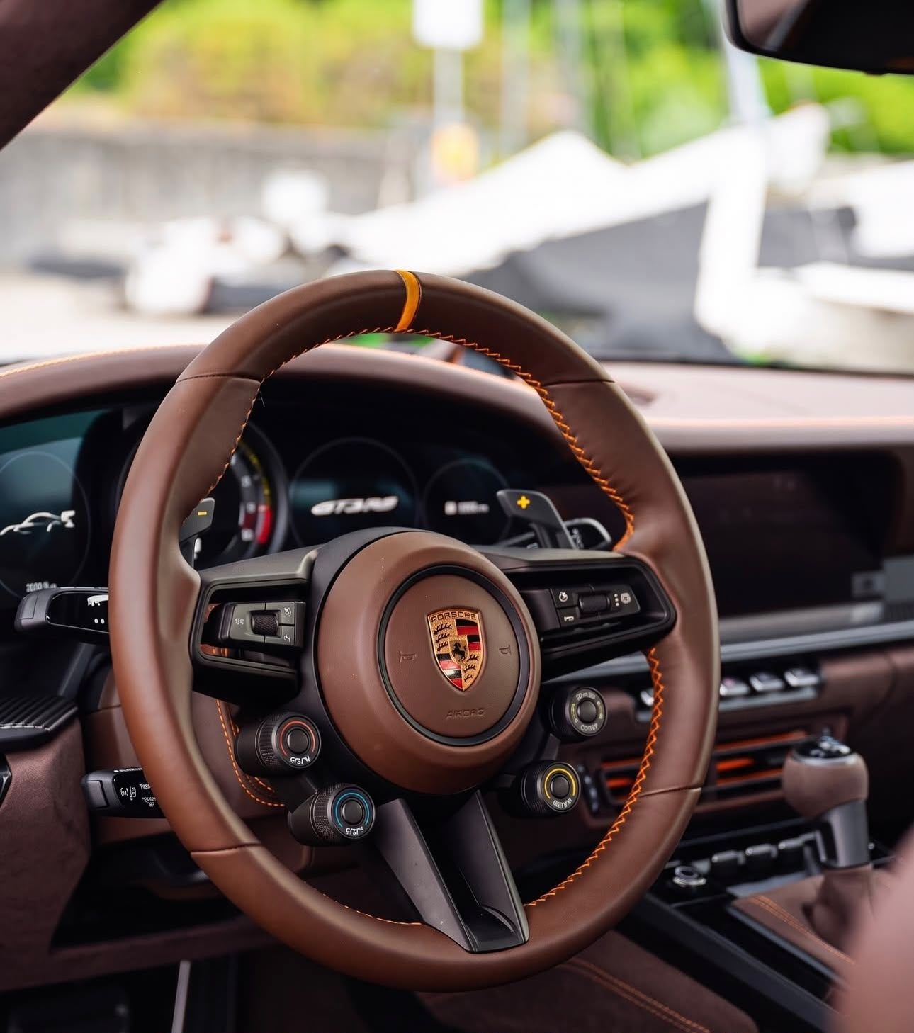 Bentley interieur met rood leder