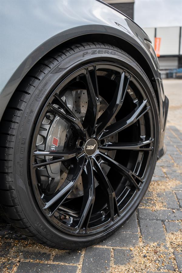 Zwarte velg van de Audi RS6 Avant