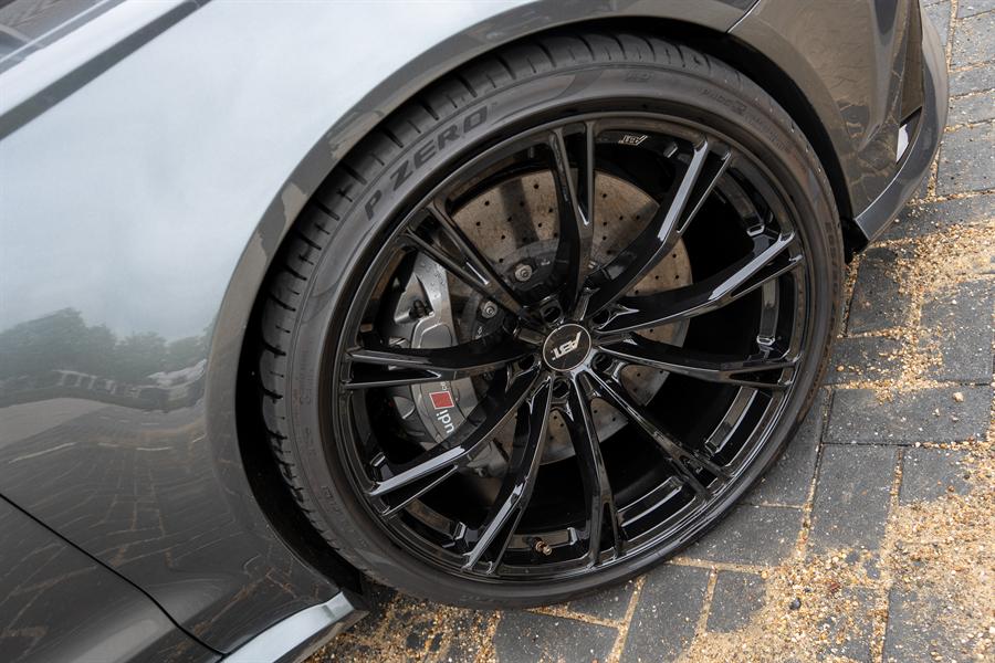 Velg en wielkast van de Audi RS6 Avant