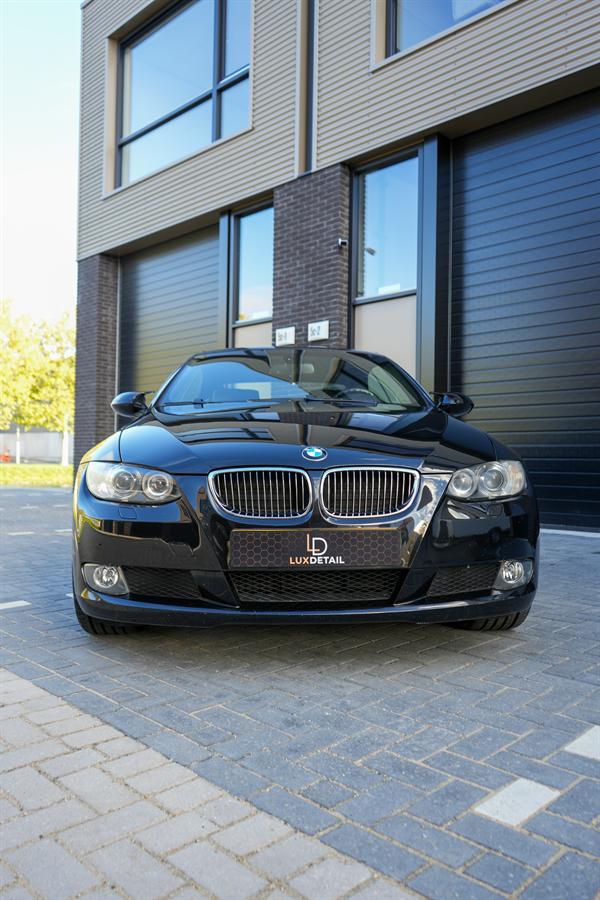 Voorzijde van de BMW 3 Serie Cabrio