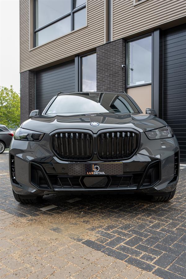 Voorzijde van de BMW X5