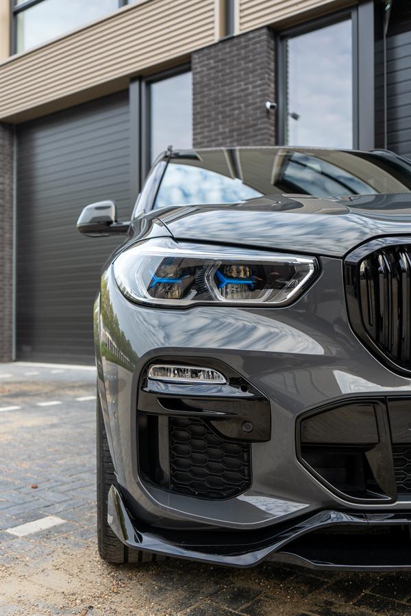 Grille en koplamp van de BMW X5