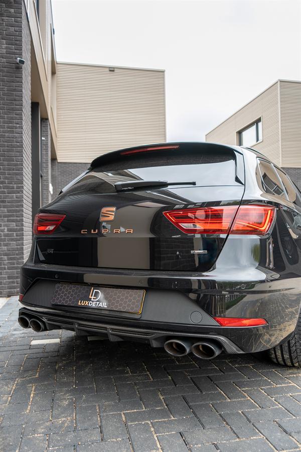 Achterzijde van de SEAT Leon Cupra